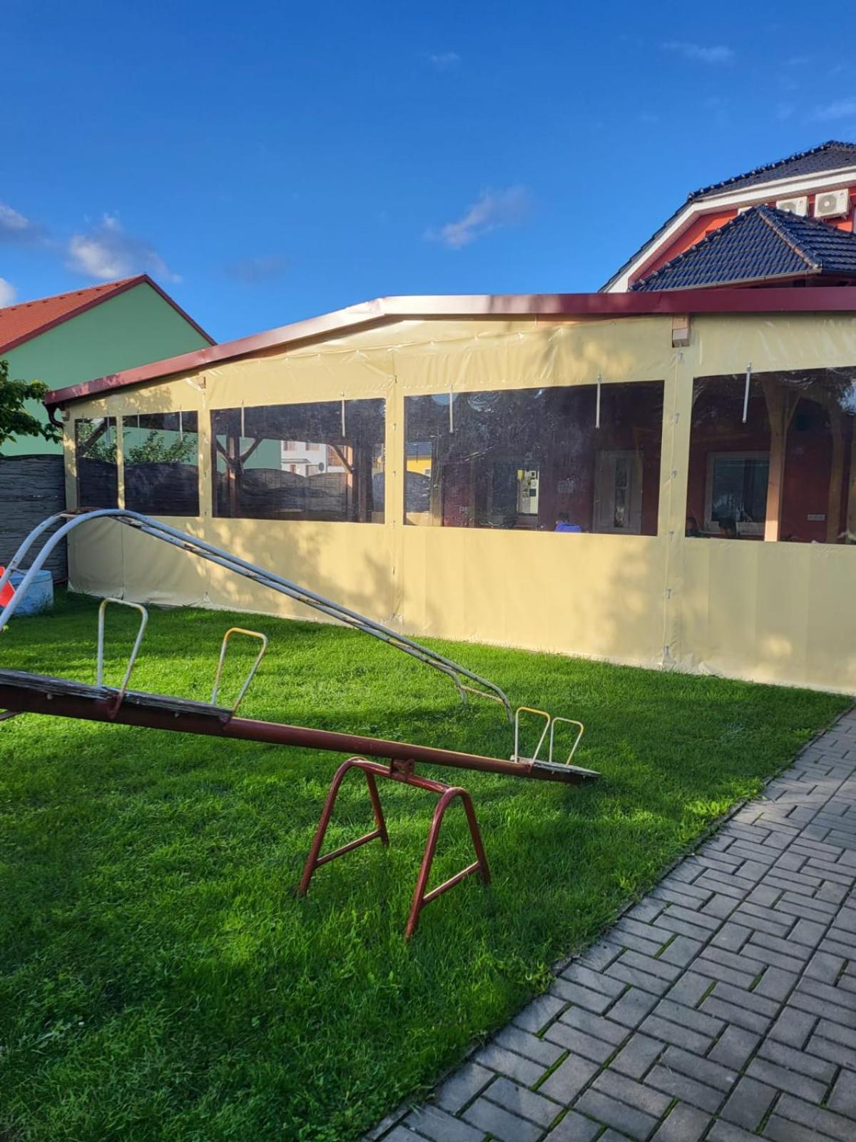 Restaurace A Penzion U Jessyho Перна Екстериор снимка