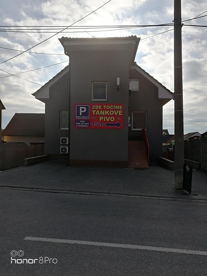 Restaurace A Penzion U Jessyho Перна Екстериор снимка