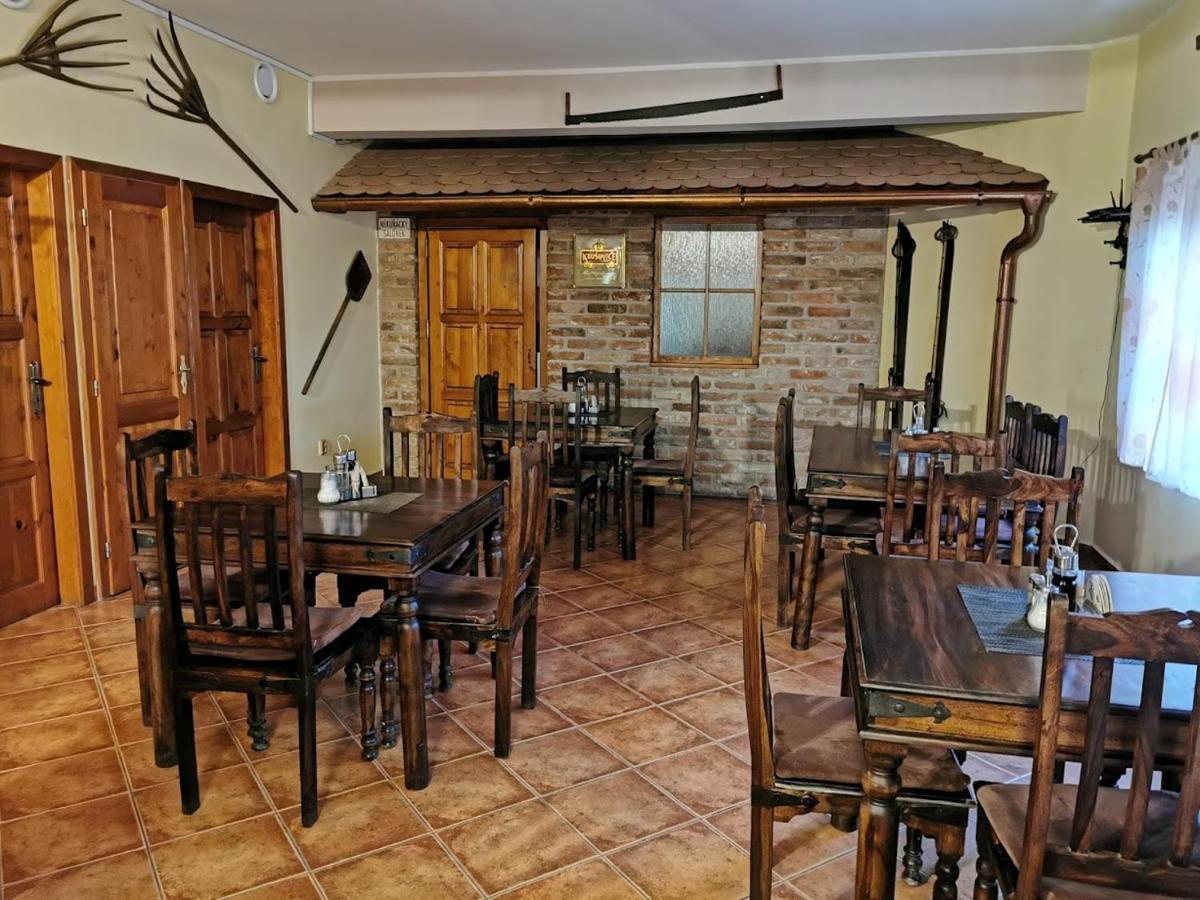 Restaurace A Penzion U Jessyho Перна Екстериор снимка
